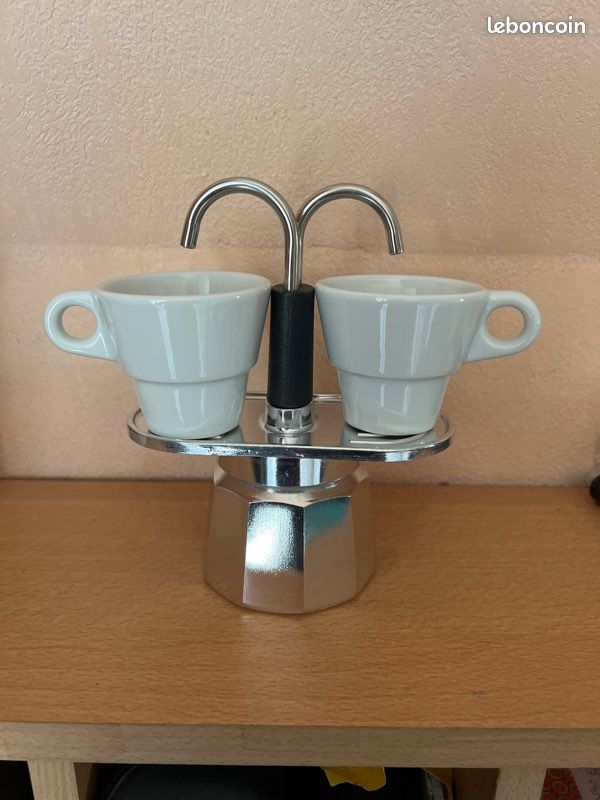 ماكينة صناعة القهوة الايطالية